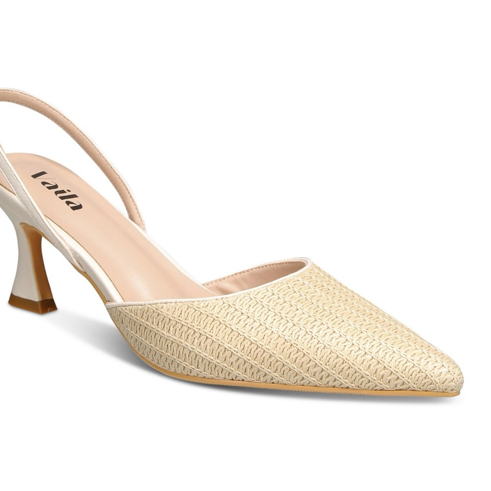 Simply stunning NIB SLINGBACK shoe. great sand/beige color for Fall/Winter